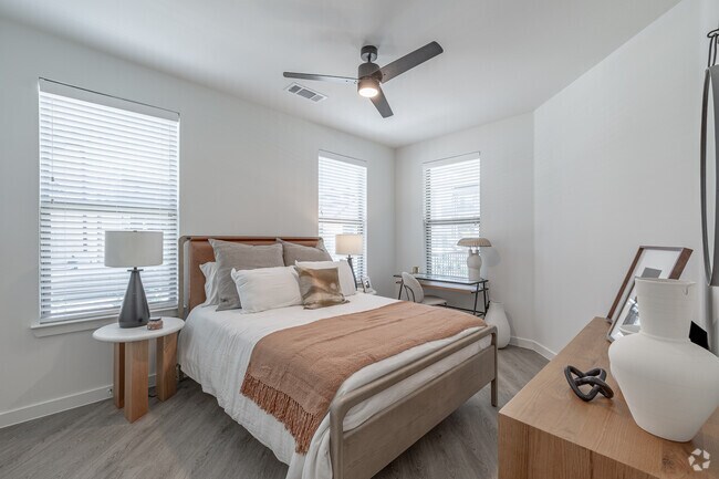 2BR, 2BA -  1,132 SF - Caroline Longhorn Quarry