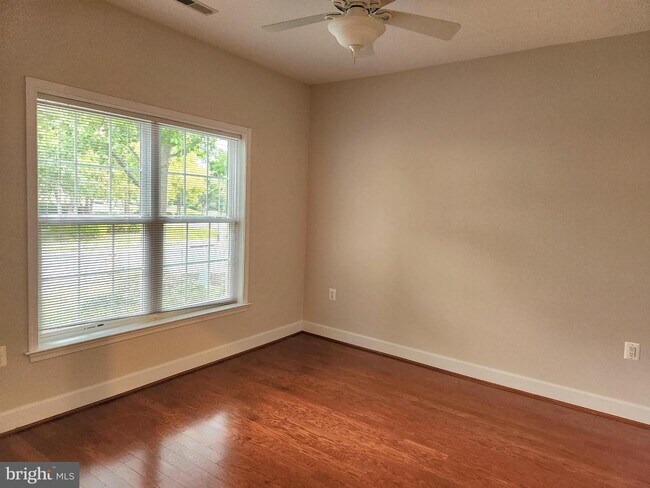 Building Photo - 20667 Golden Ridge Dr
