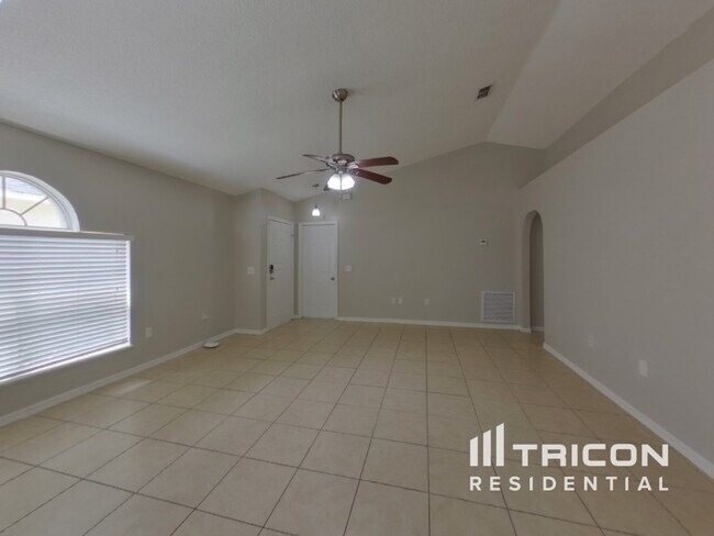 Foto del edificio - 321 Placid Lake Dr