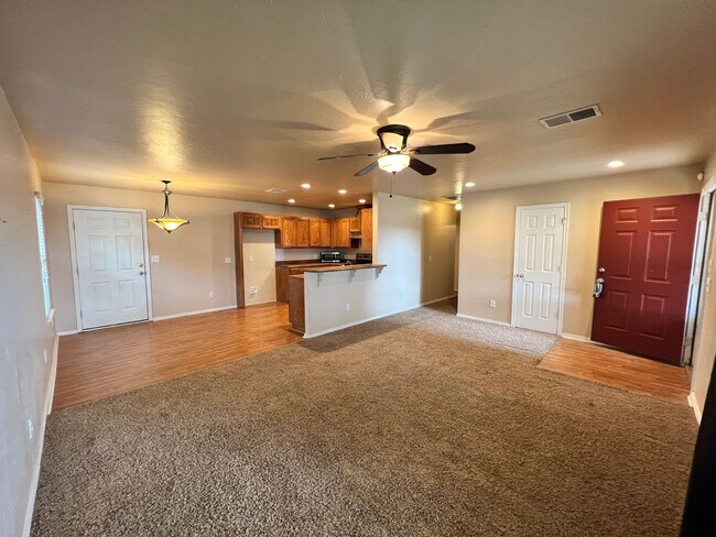 Foto del edificio - $500 OFF FIRST MONTHS RENT | Sweet Home in Hope Crossing!
