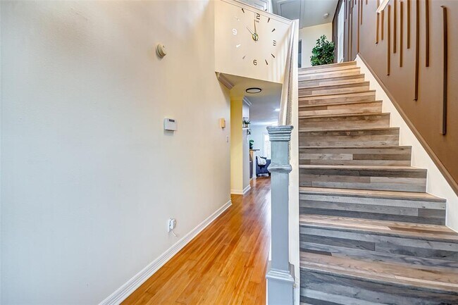 Building Photo - 3308 Bastrop St