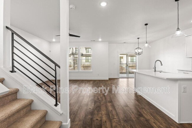 Building Photo - 7184 W Riverwood St