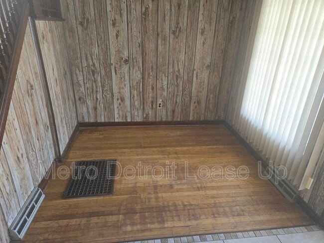 Foto del edificio - 3759 Columbus St