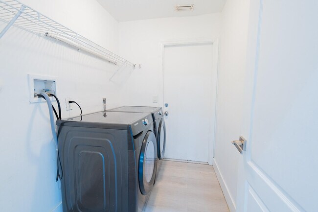 Foto del edificio - 15845 83rd Ln N