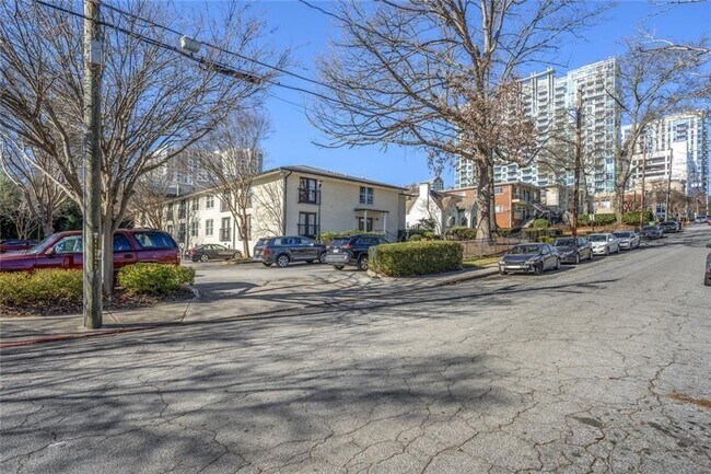 Foto del edificio - 48 Peachtree Ave NE
