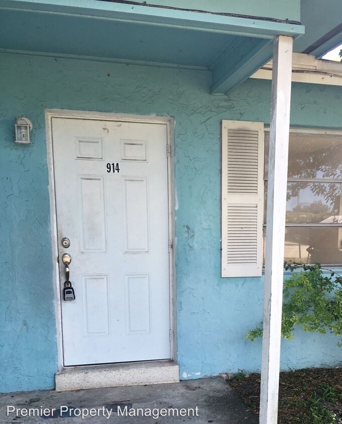Primary Photo - 2 br, 1 bath House - 914 San Remo Avenue