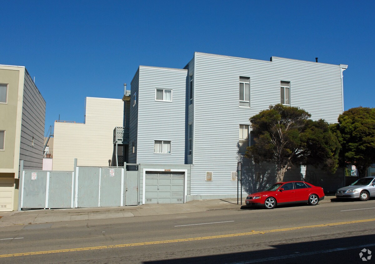 Building Photo - 291-299 Parker Avenue