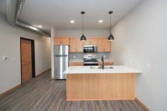 Building Photo - Paragon