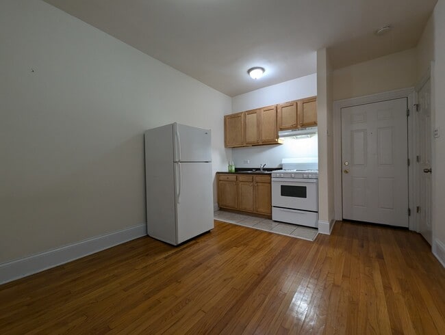 Building Photo - 2737 N Spaulding Ave