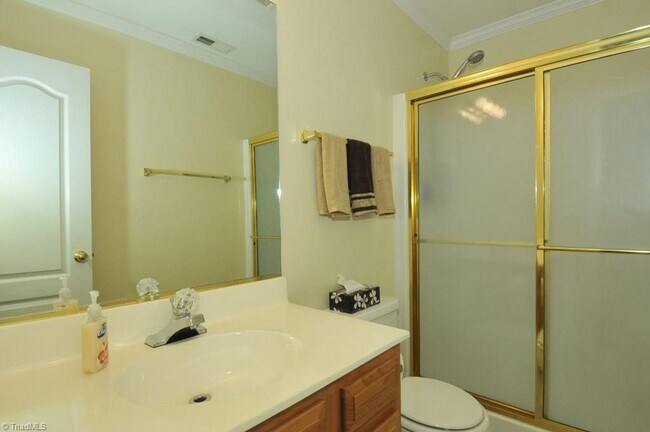 Foto del edificio - 128 Troonsway Rd