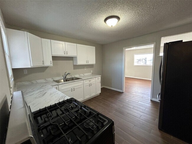 Foto del edificio - 5409 Vesta Farley Rd