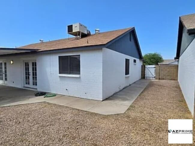 Foto del edificio - This home is adorable!