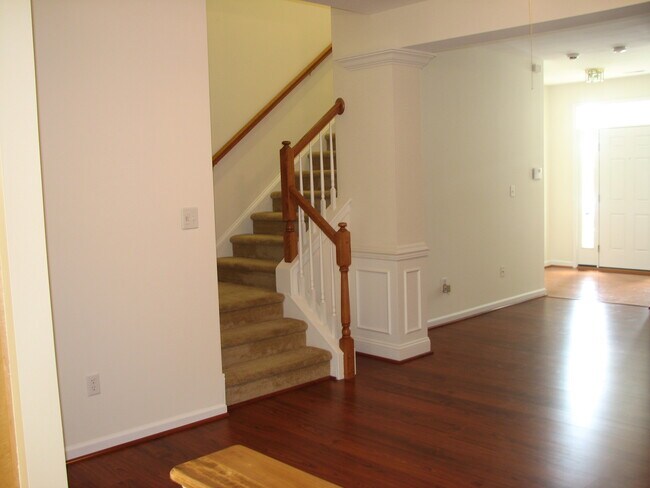 Foto del edificio - 128 Gillespie Ave