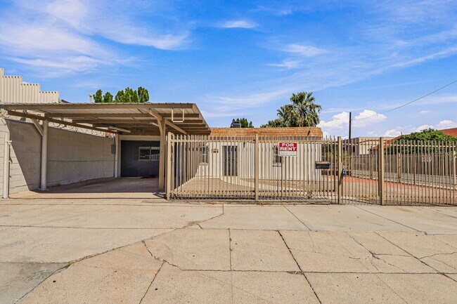 Building Photo - 3701 Hueco Ave