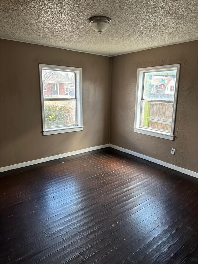 Foto del edificio - 203 N Kentucky St