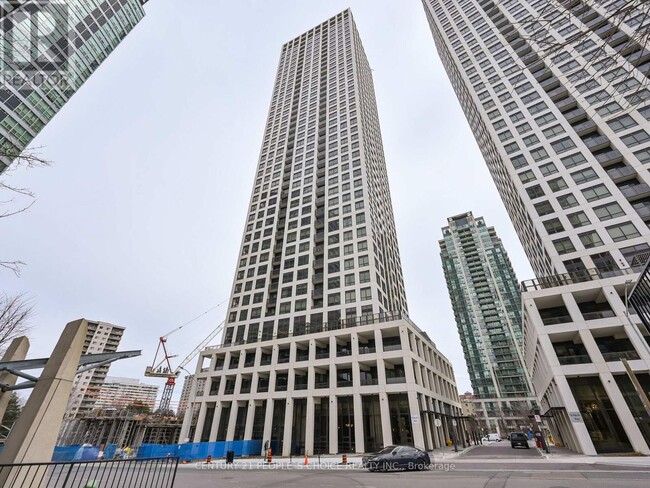 Building Photo - 30-1030 Elm Dr W