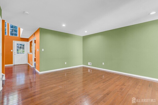 Foto del edificio - 356 Hawthorne Rd