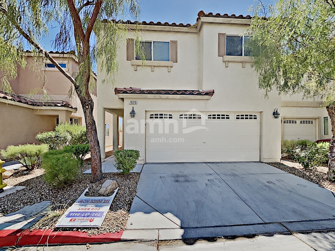 Foto principal - 7920 Storyland St