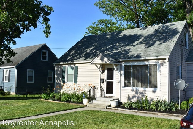 Building Photo - 4 br, 1 bath House - 605 Oakwood Road