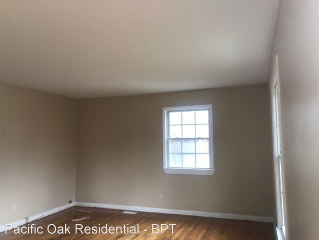 Building Photo - 3 br, 1.5 bath House - 1070 Madonna Drive