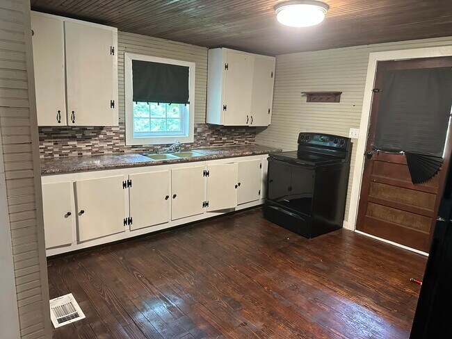 Building Photo - 1119 Co Rd 209