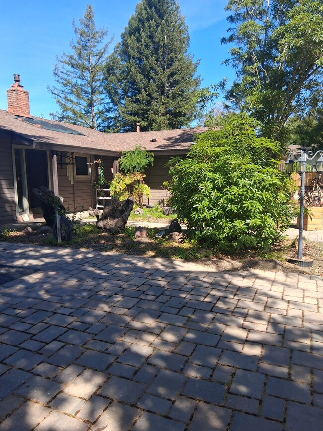 Building Photo - 132 Ardith Dr