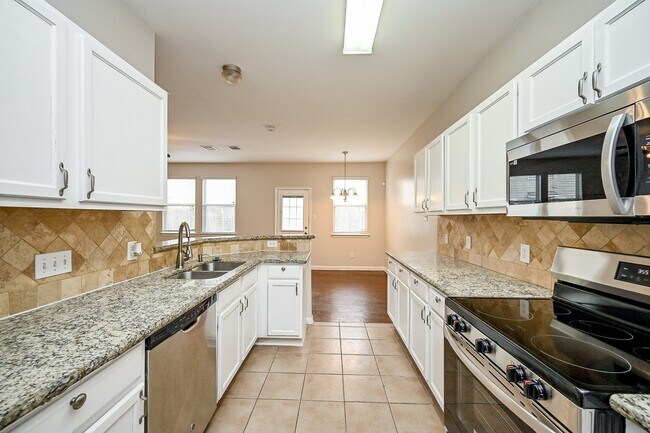 Foto del edificio - 6127 Yorkglen Manor Ln