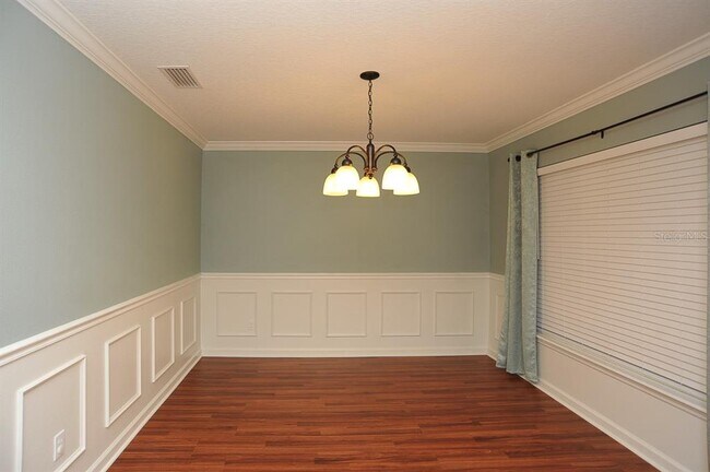 Foto del edificio - 37 Burnside Dr