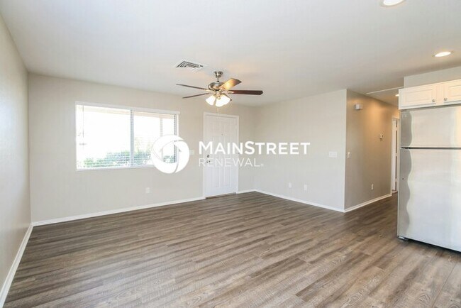 Foto del edificio - 3 Bedroom Pet-Friendly Home in Mesa, AZ with Main Street Renewal