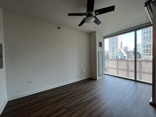 Building Photo - 66 W Kinzie St