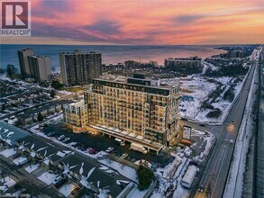 Building Photo - 461 Green Rd