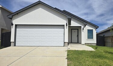 Building Photo - 5807 Seminario Ln