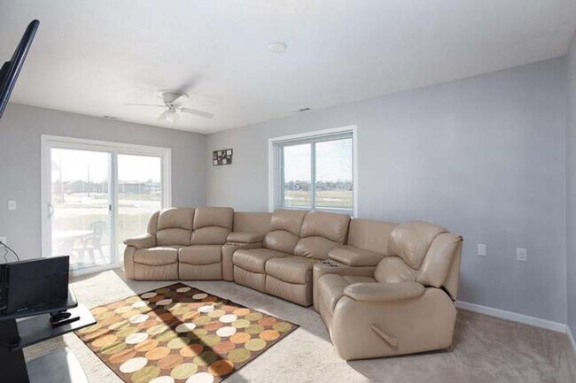 Foto del edificio - 401 E Peter Ln