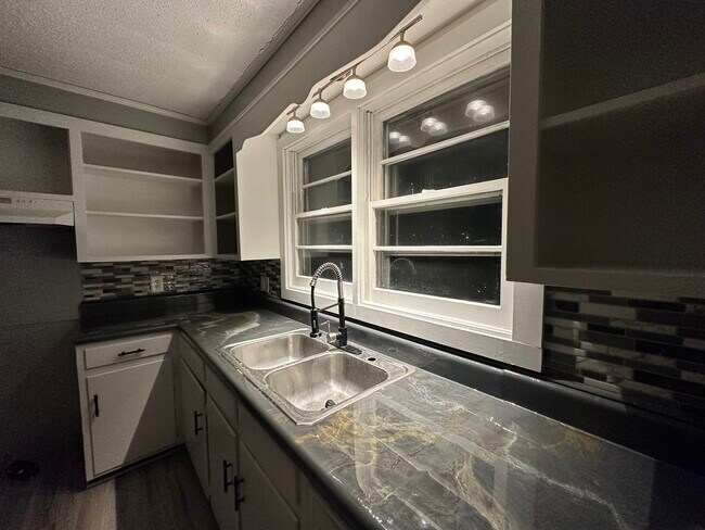 Foto del edificio - 1420 48th Ave
