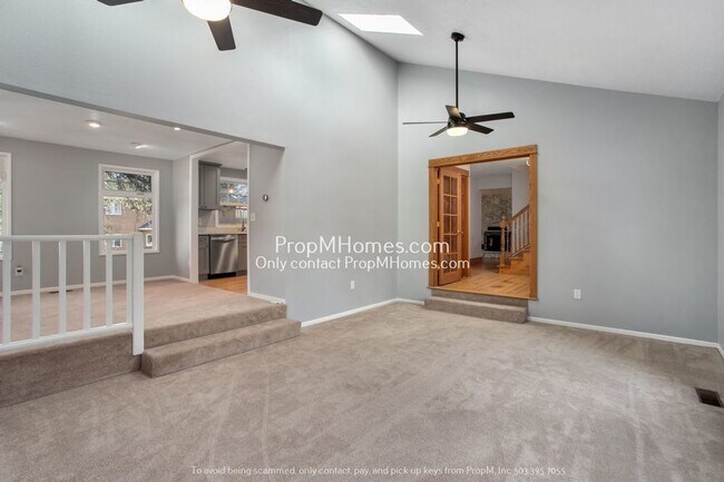 Building Photo - Stunning Three Bedroom Home in Hidden Springs!