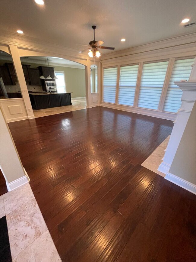 Building Photo - Gorgeous 4 Bedroom home in Twelve Oaks