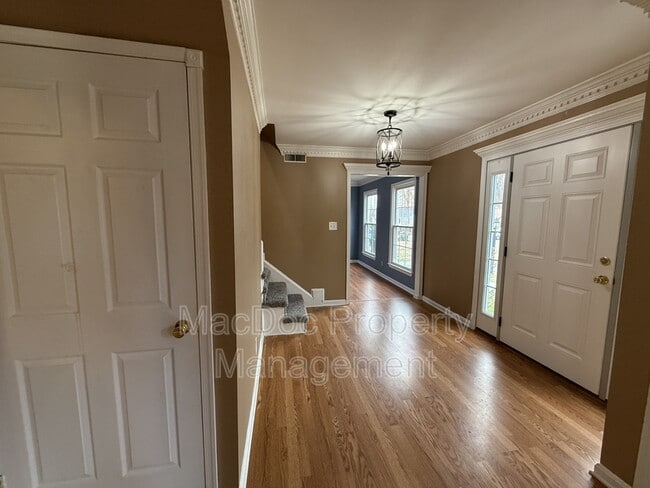 Foto del edificio - 12009 Stansbury Dr