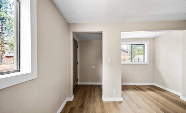 Building Photo - 2221 Curry Ln