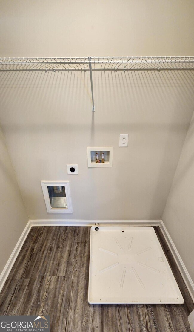 Building Photo - 4438 Pinscher St