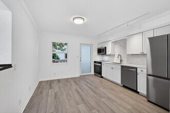 Building Photo - 624 Southwind Cir