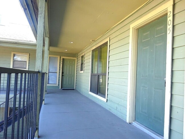 Photo - For Lease | 1 Bed, 1 Bath | 650 Sq Ft | Stratford on Baldwin Condo |