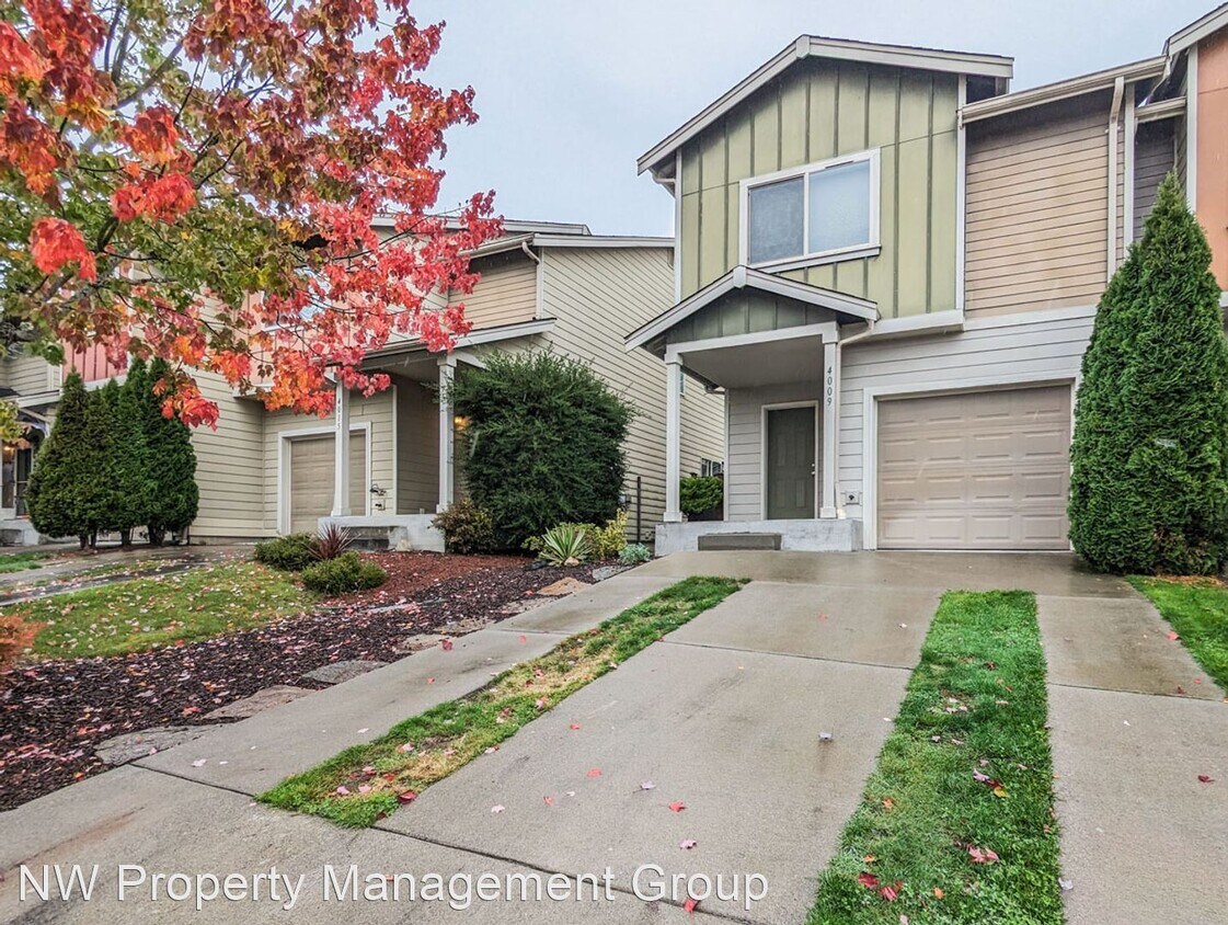 Foto principal - 2 br, 2.5 bath House - 4009 82nd Avenue NE