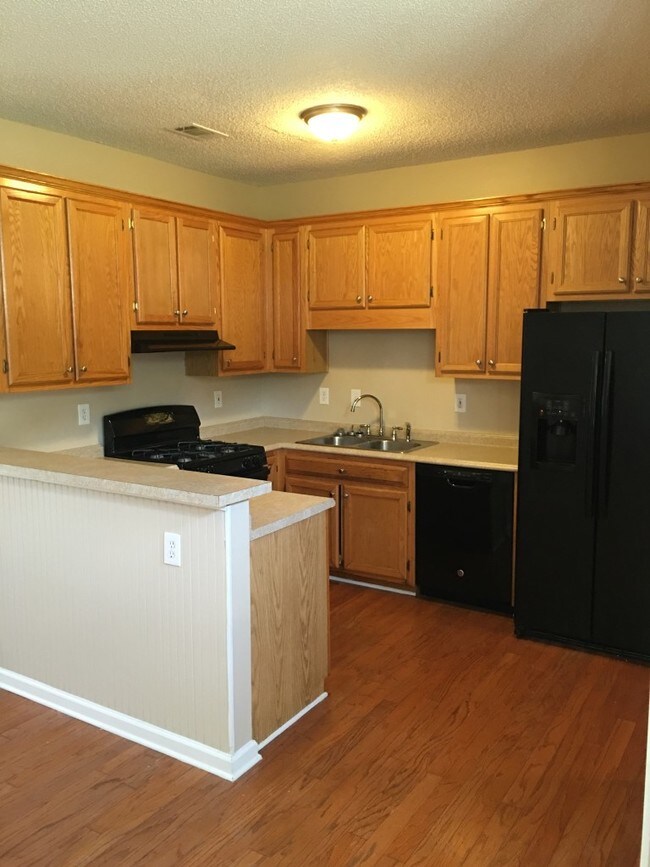 Building Photo - 189 Windsor Cir