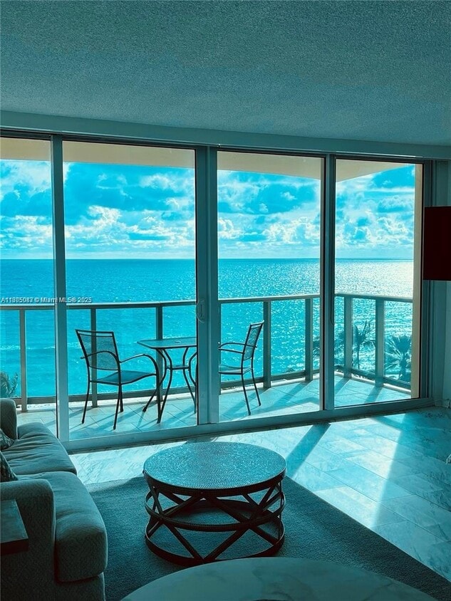 Primary Photo - 2501 S Ocean Dr