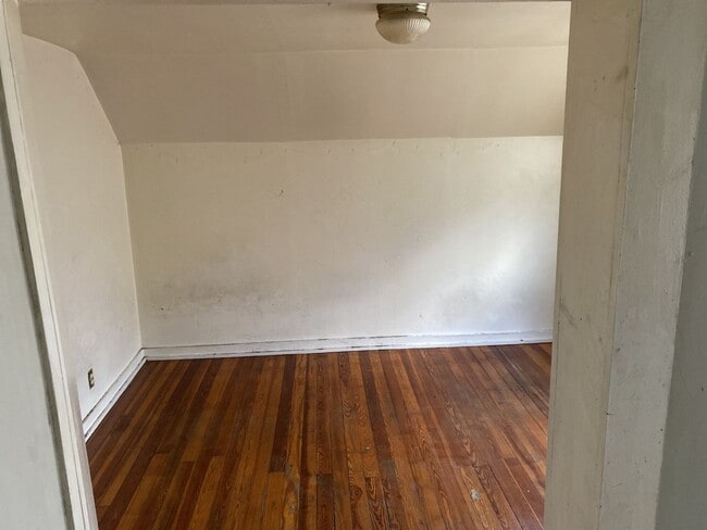 Building Photo - 217 N Midler Ave