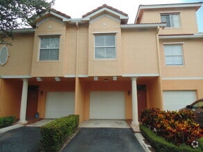 Building Photo - 2050 Alta Meadows Ln