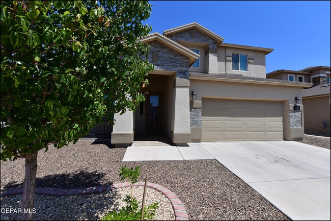 Building Photo - 14717 Tierra Escape Ave