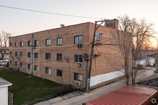 Rear of the Building - Summit 1 Apartments