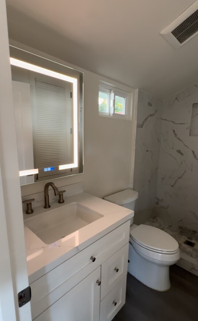 Building Photo - 22712 Leonora Dr