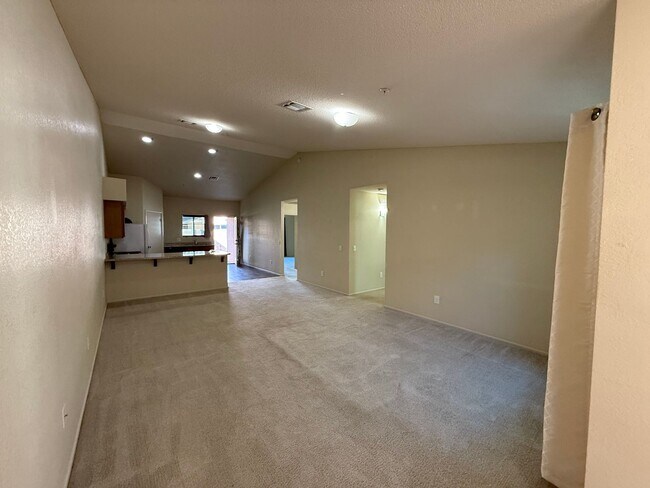 Building Photo - 3038 S Todd Ave